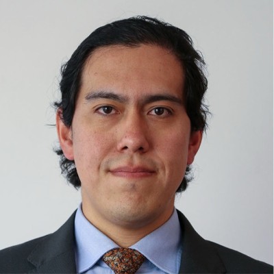 VICTOR HUGO DE LA VEGA CRUZADO